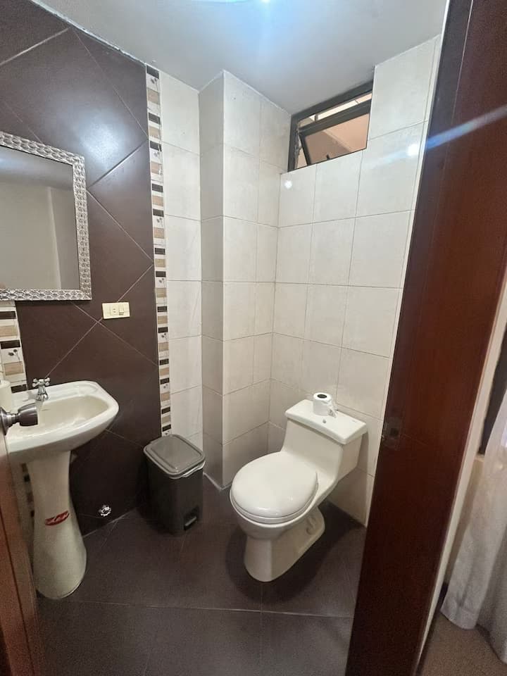 Baño social del departamento
